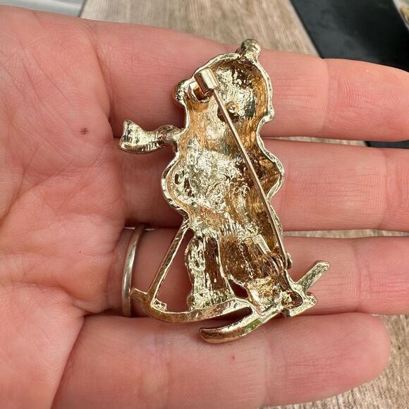 Vintage Jewelry Skiing Bear Brooch Rhinestone Skiing Bear Pin Christmas Brooch - Picture 3 of 3